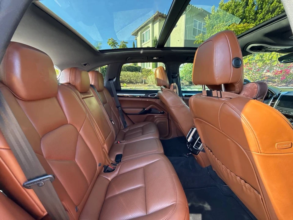 2017 Porsche 958 Cayenne - Image 16 of 24