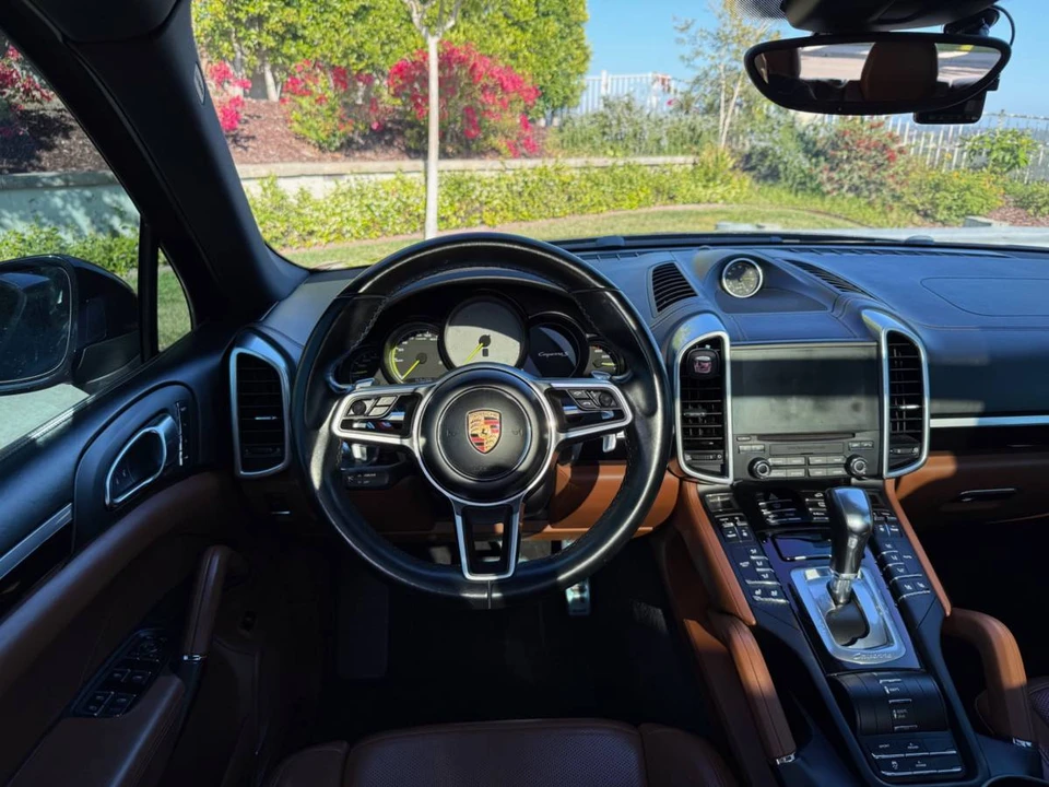 2017 Porsche 958 Cayenne - Image 9 of 24