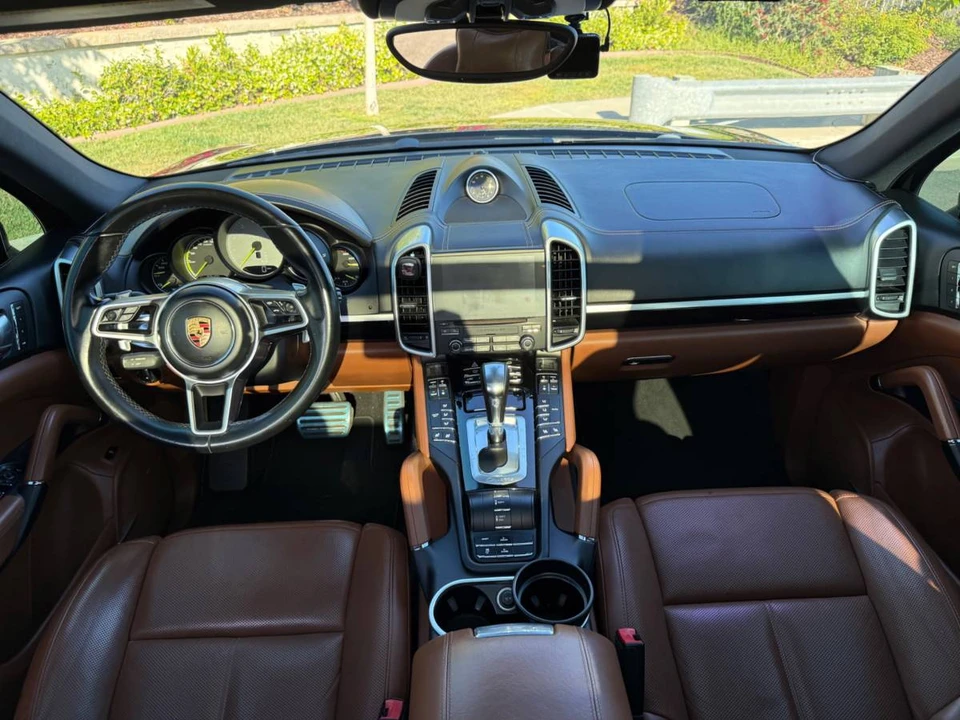 2017 Porsche 958 Cayenne - Image 10 of 24
