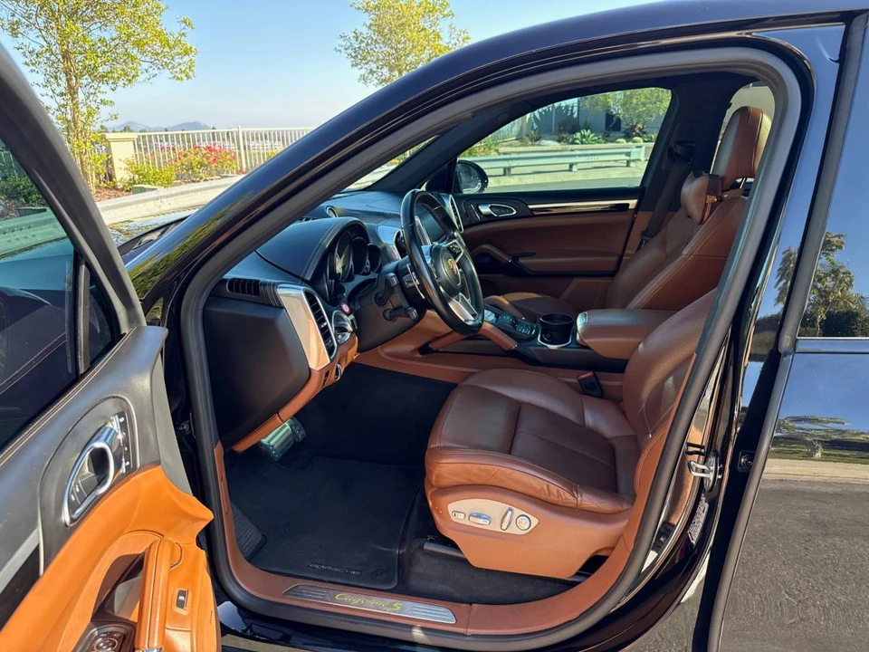2017 Porsche 958 Cayenne - Image 8 of 24