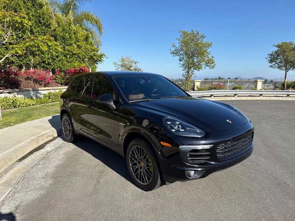 2017 Porsche 958 Cayenne - Image 7 of 24
