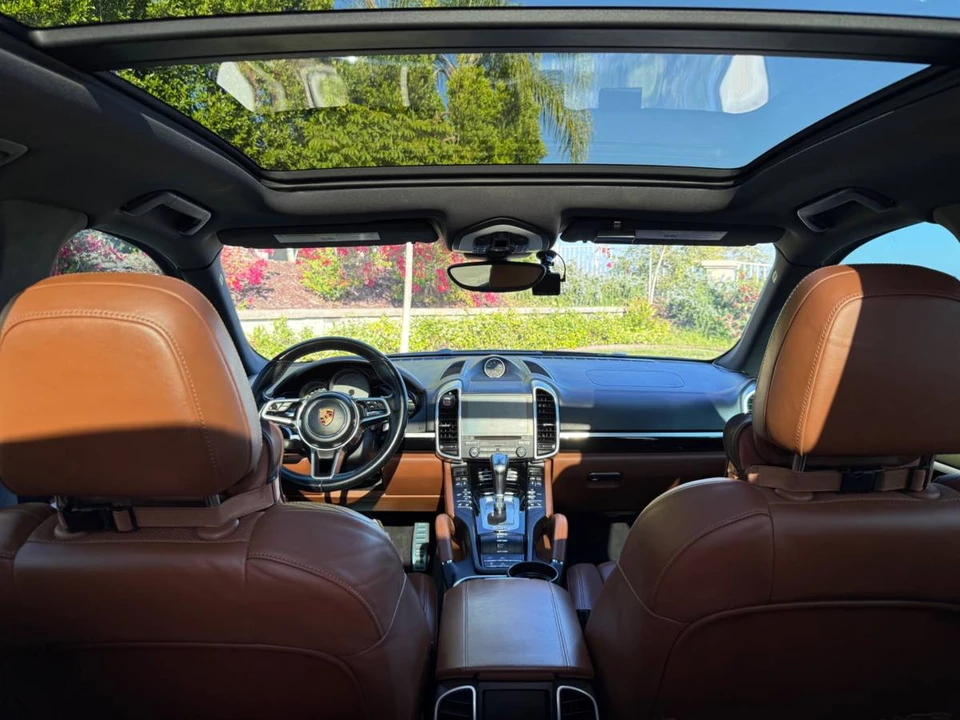 2017 Porsche 958 Cayenne - Image 12 of 24