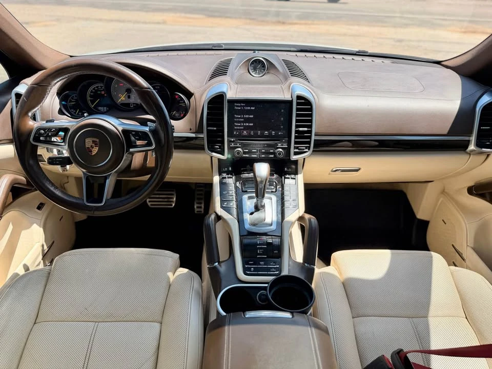 2017 Porsche Cayenne - Image 15 of 20