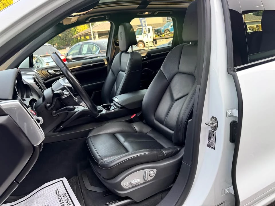 2017 Porsche 958 Cayenne - Image 11 of 20