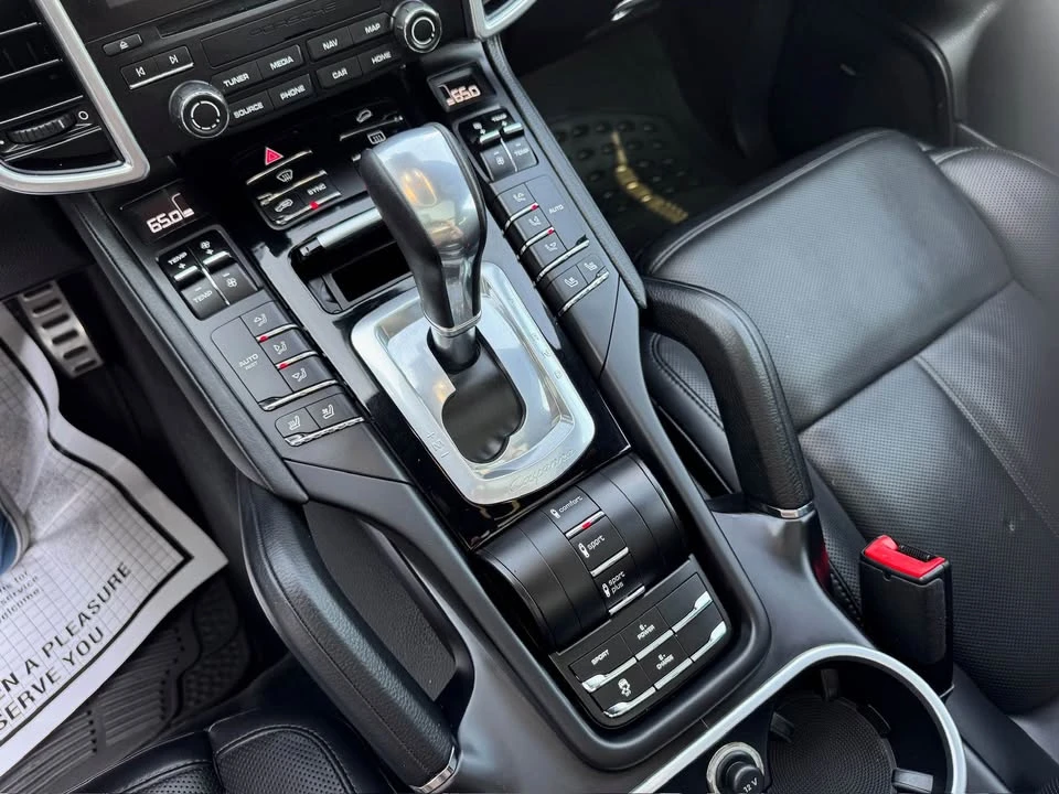 2017 Porsche 958 Cayenne - Image 15 of 20
