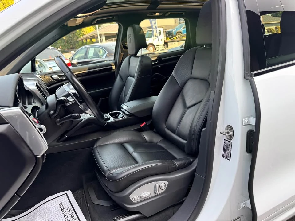 2017 Porsche 958 Cayenne - Image 8 of 19