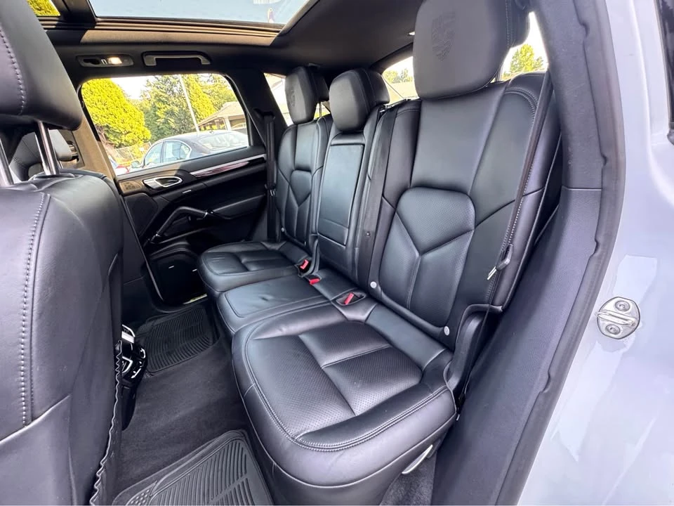 2017 Porsche 958 Cayenne - Image 13 of 19