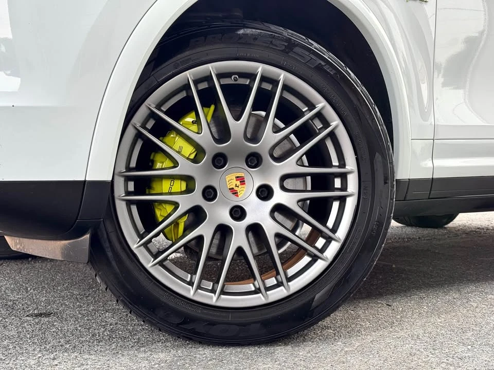 2017 Porsche 958 Cayenne - Image 2 of 20