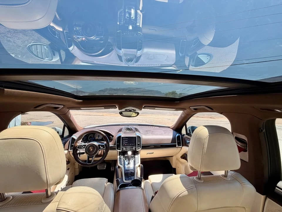 2017 Porsche 958 Cayenne - Image 13 of 20