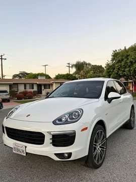 2017 Porsche Cayenne S E-Hybrid Platinum Edition