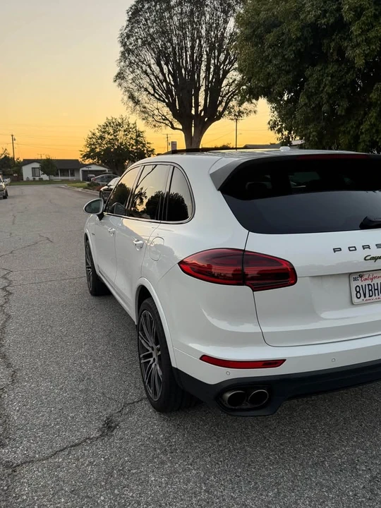 2017 Porsche 958 Cayenne - Image 7 of 19