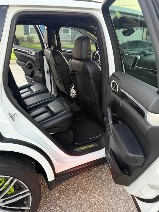 2017 Porsche 958 Cayenne - Image 13 of 19