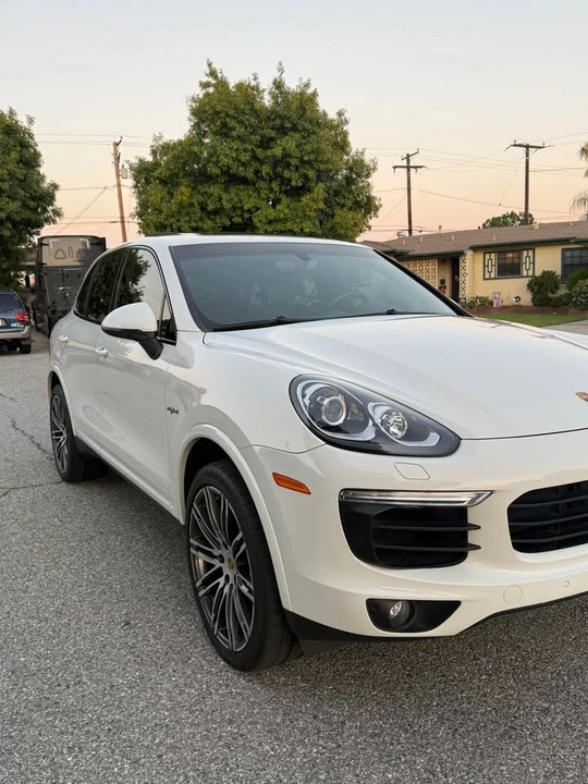 2017 Porsche 958 Cayenne - Image 3 of 19