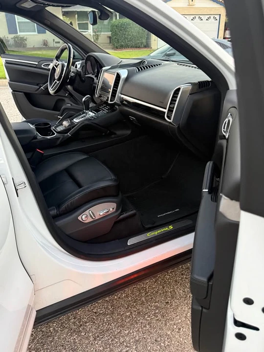 2017 Porsche 958 Cayenne - Image 14 of 19