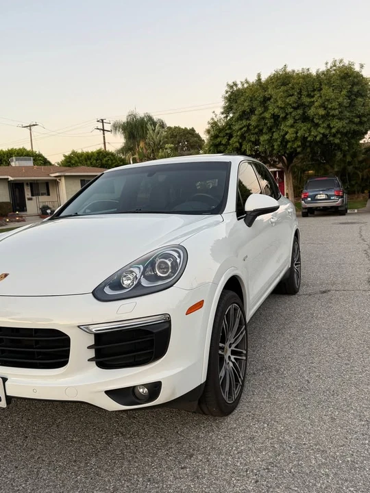 2017 Porsche 958 Cayenne - Image 4 of 19