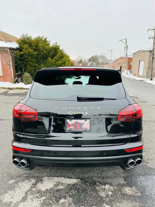 2017 Porsche 958 Cayenne - Image 4 of 11