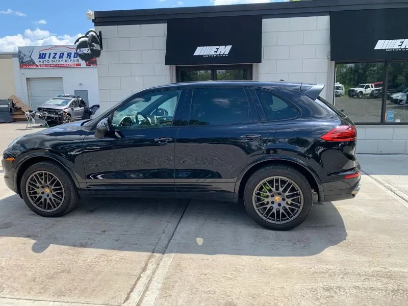 2017 Porsche 958 Cayenne - Image 2 of 4
