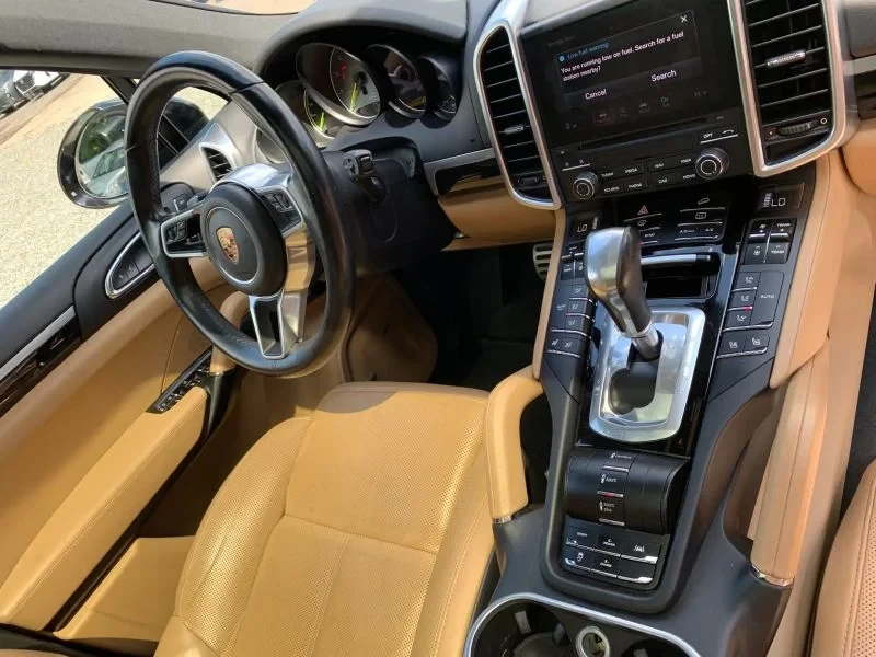 2017 Porsche 958 Cayenne - Image 3 of 4