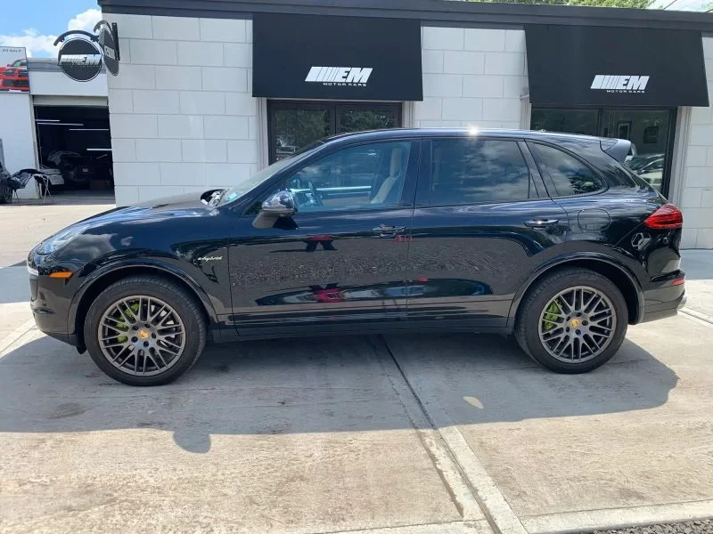 2017 Porsche 958 Cayenne - Image 2 of 6