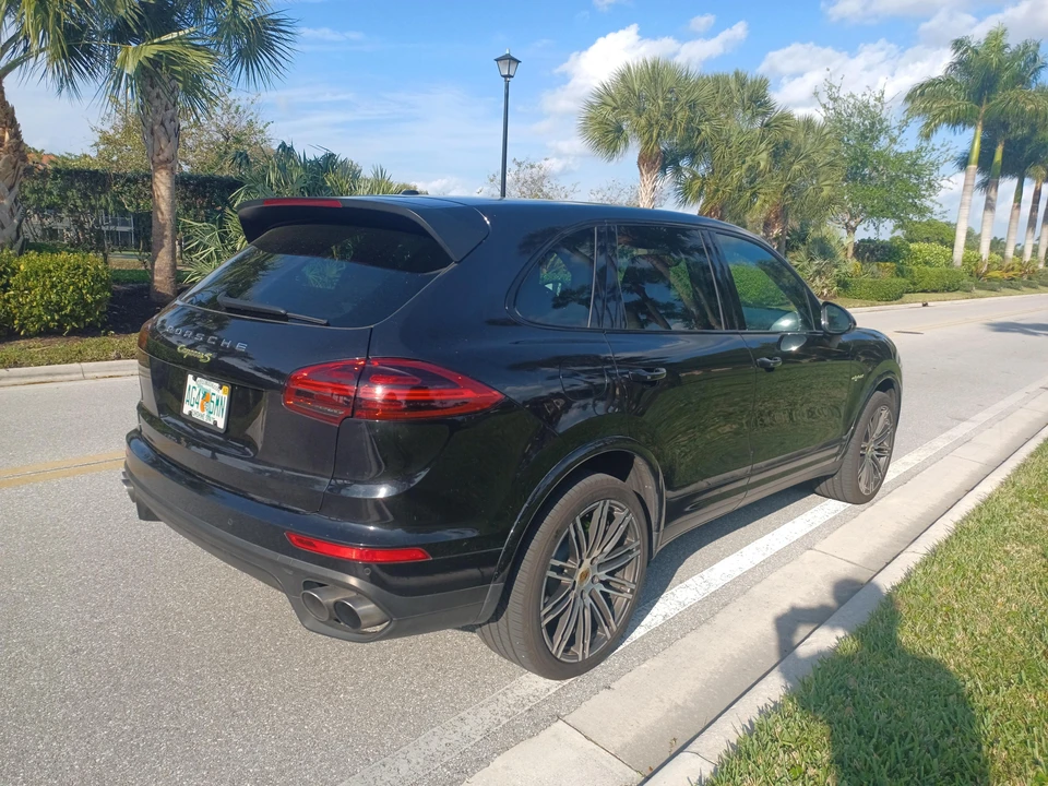 2017 Porsche 958 Cayenne S - Image 15 of 31