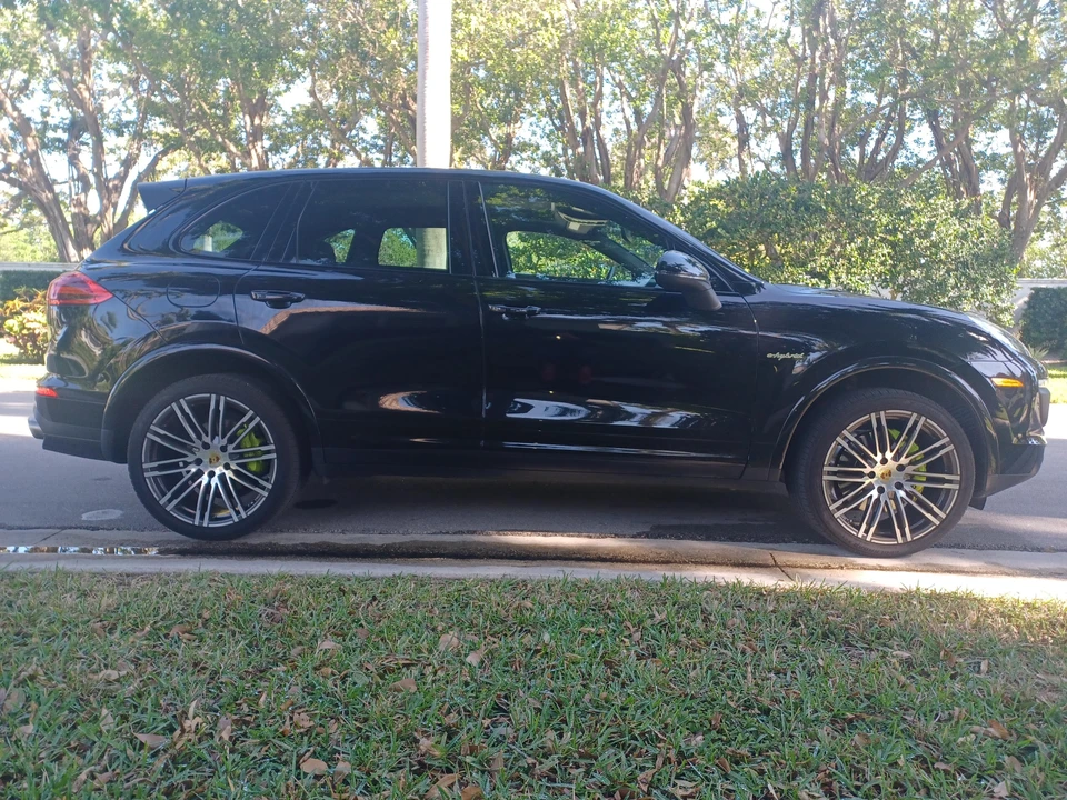 2017 Porsche 958 Cayenne S - Image 16 of 31