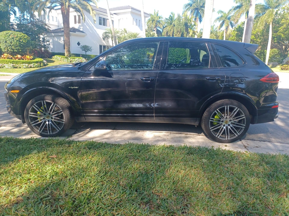 2017 Porsche 958 Cayenne S - Image 9 of 31