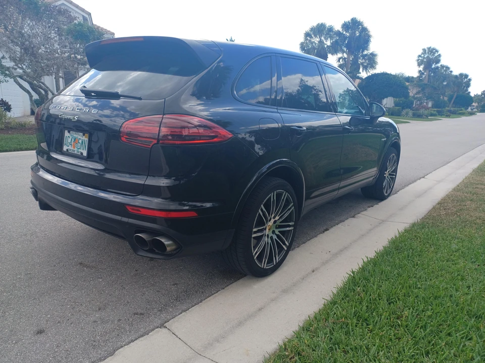 2017 Porsche 958 Cayenne S - Image 14 of 31