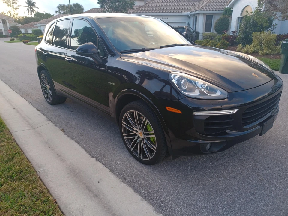2017 Porsche 958 Cayenne S - Image 19 of 31