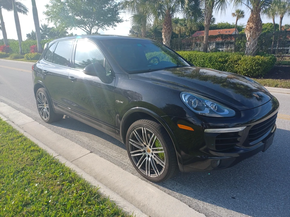 2017 Porsche 958 Cayenne S - Image 18 of 31