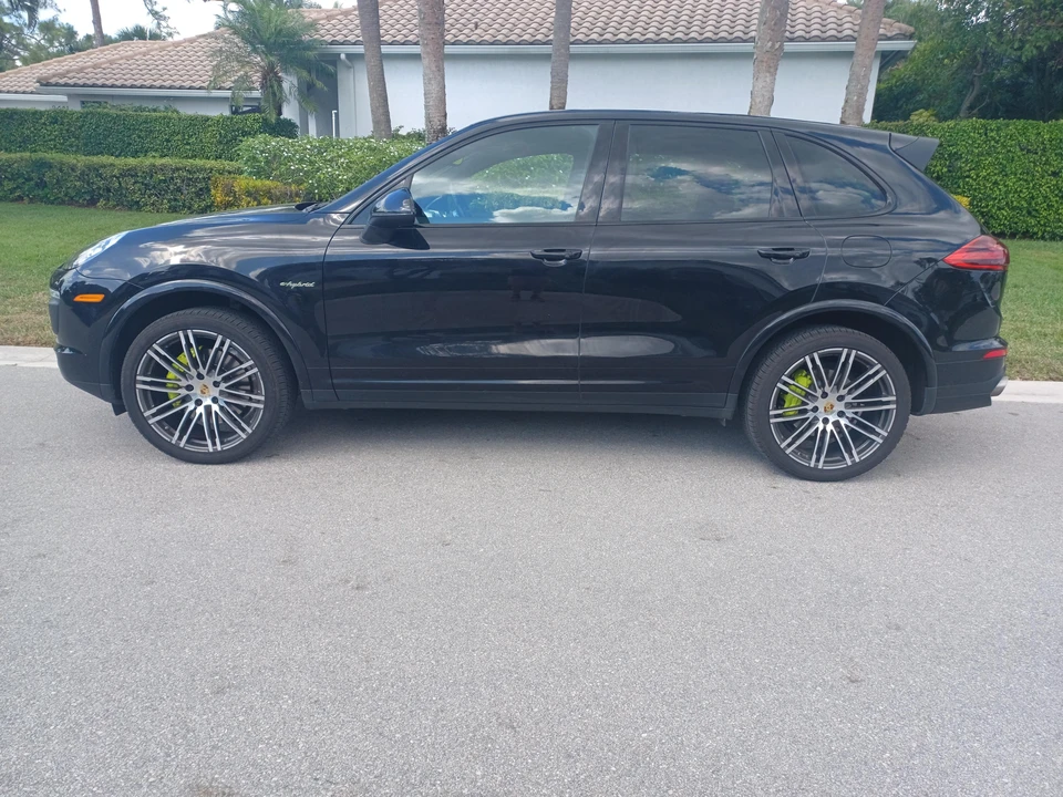 2017 Porsche 958 Cayenne S - Image 8 of 31