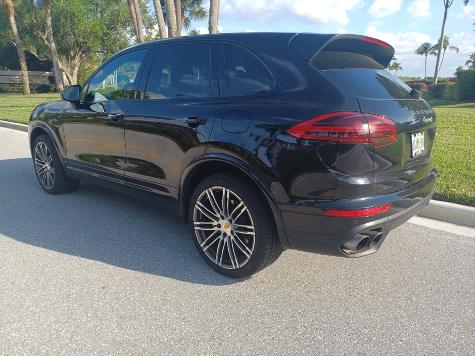 2017 Porsche 958 Cayenne S - Image 10 of 31