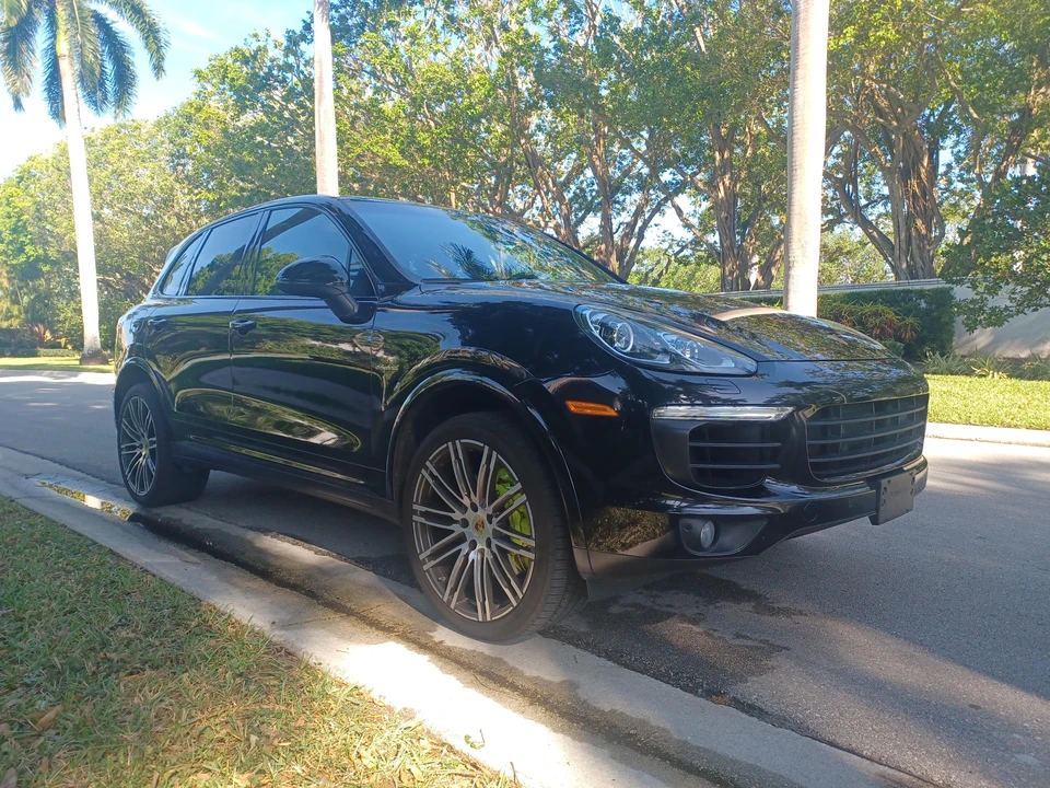 2017 Porsche 958 Cayenne S - Image 17 of 31