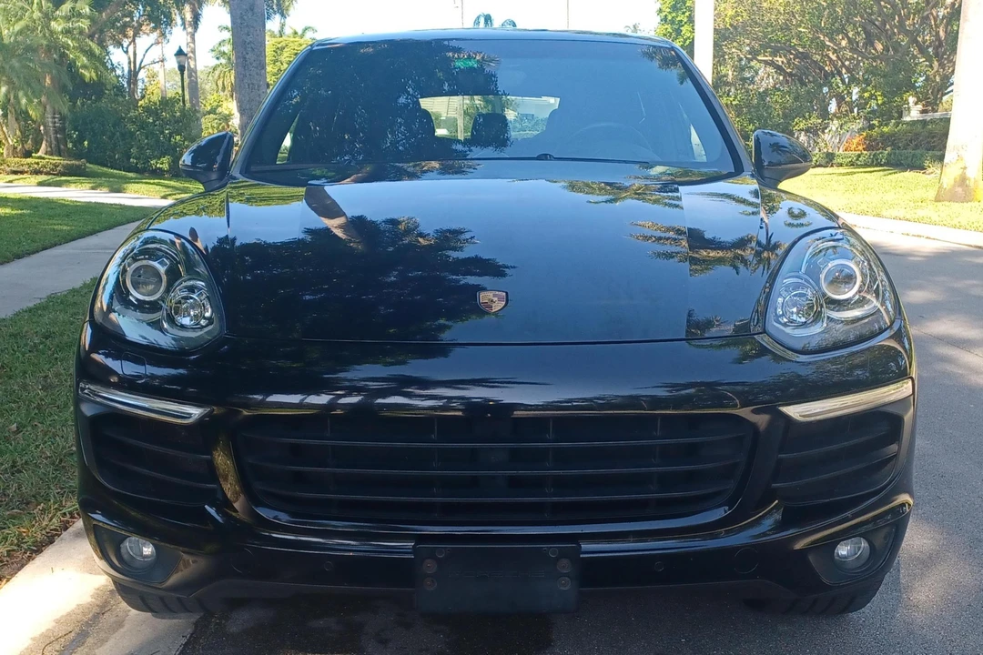 2017 Porsche 958 Cayenne S - Image 2 of 31