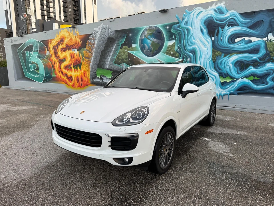 2017 Porsche 958 Cayenne S - Image 8 of 31