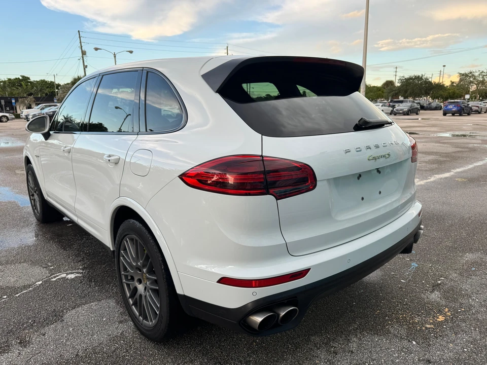 2017 Porsche 958 Cayenne S - Image 13 of 31