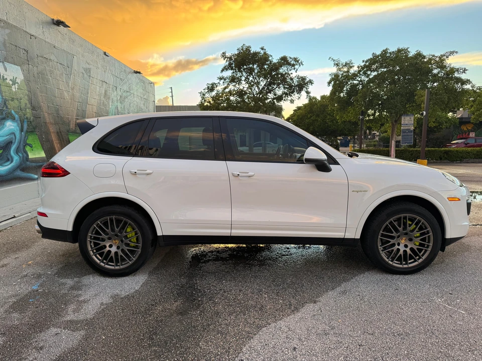 2017 Porsche 958 Cayenne S - Image 18 of 31