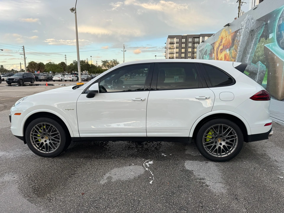 2017 Porsche 958 Cayenne S - Image 10 of 31