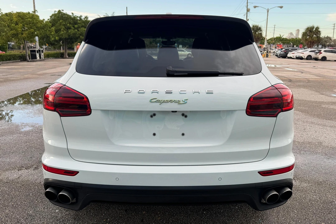 2017 Porsche 958 Cayenne S - Image 5 of 31