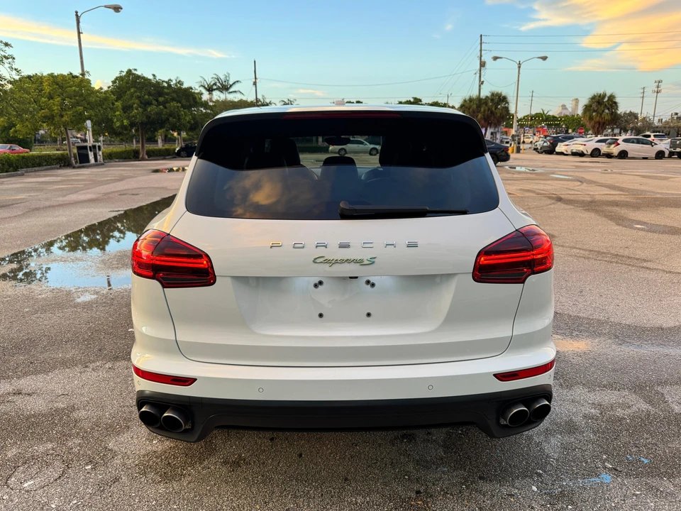 2017 Porsche 958 Cayenne S - Image 14 of 31