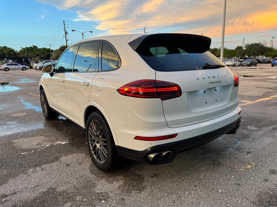 2017 Porsche 958 Cayenne S - Image 12 of 31