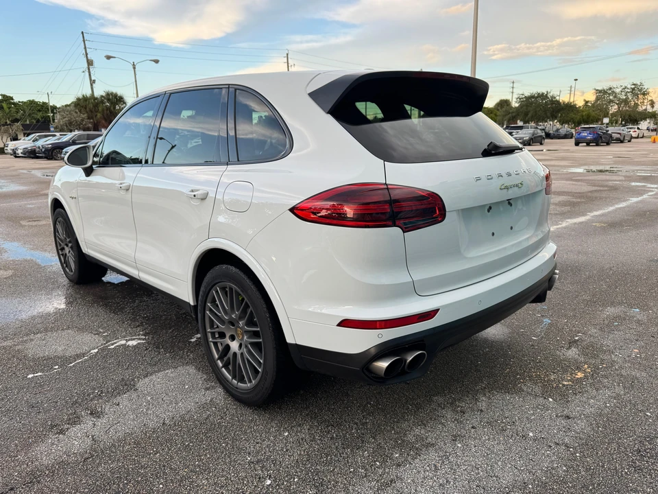 2017 Porsche 958 Cayenne S - Image 11 of 31