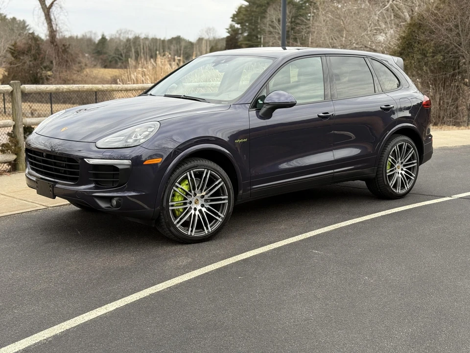 2017 Porsche 958 Cayenne S - Image 3 of 31