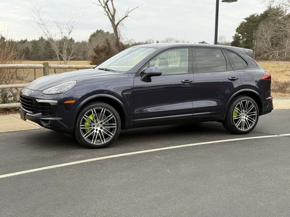 2017 Porsche 958 Cayenne S - Image 2 of 31