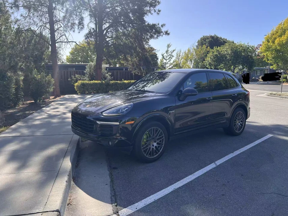 2017 Porsche 958 Cayenne - Image 2 of 31