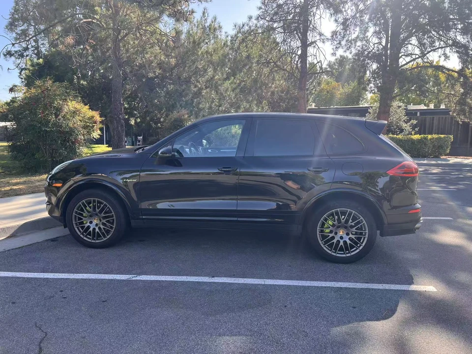 2017 Porsche 958 Cayenne - Image 16 of 31