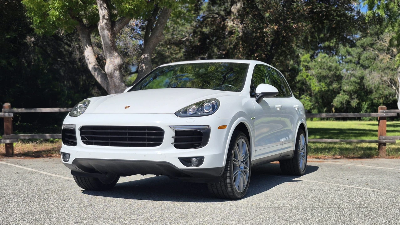 2017 Porsche 958 Cayenne - Image 6 of 31