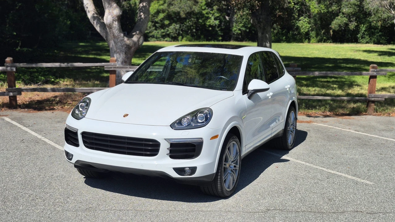 2017 Porsche 958 Cayenne - Image 7 of 31