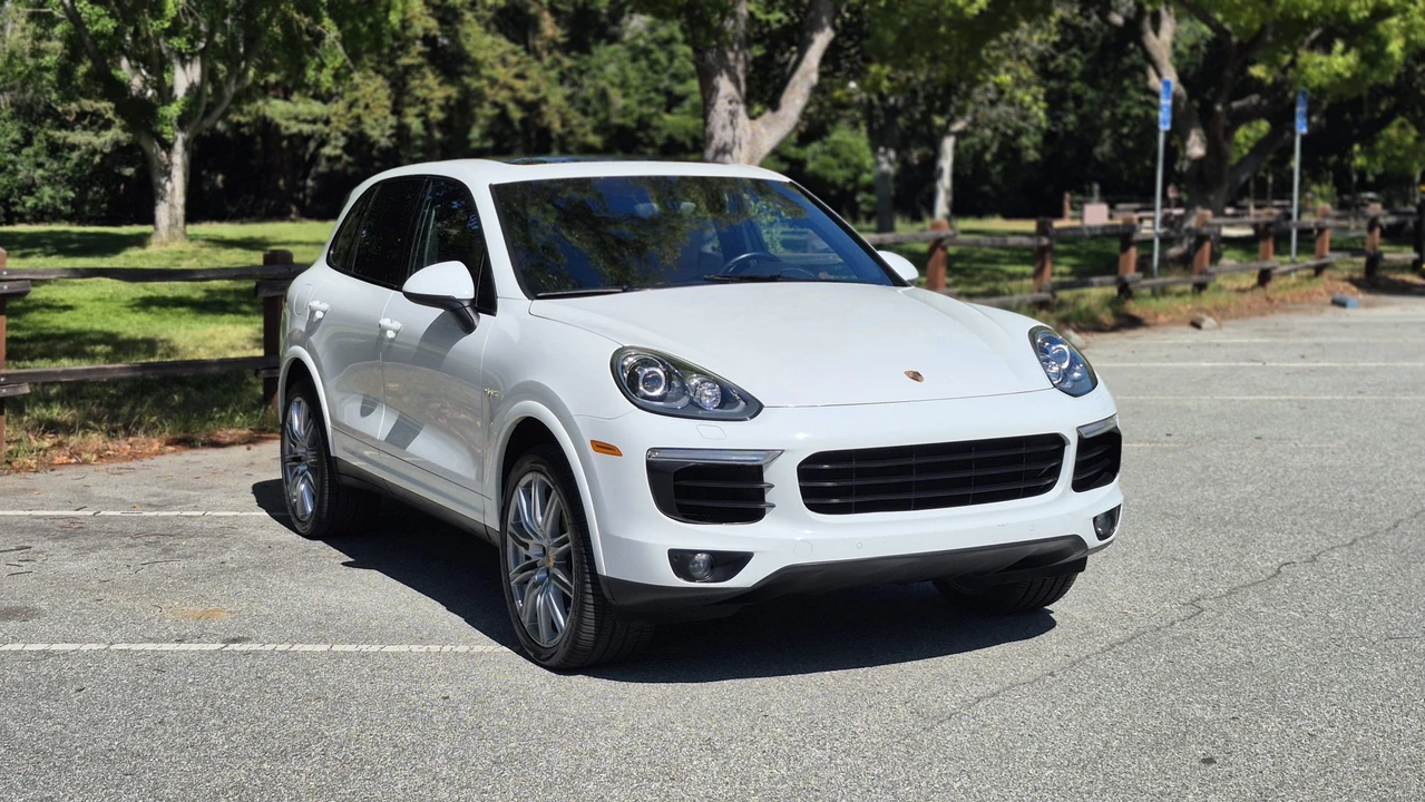 2017 Porsche 958 Cayenne - Image 26 of 31