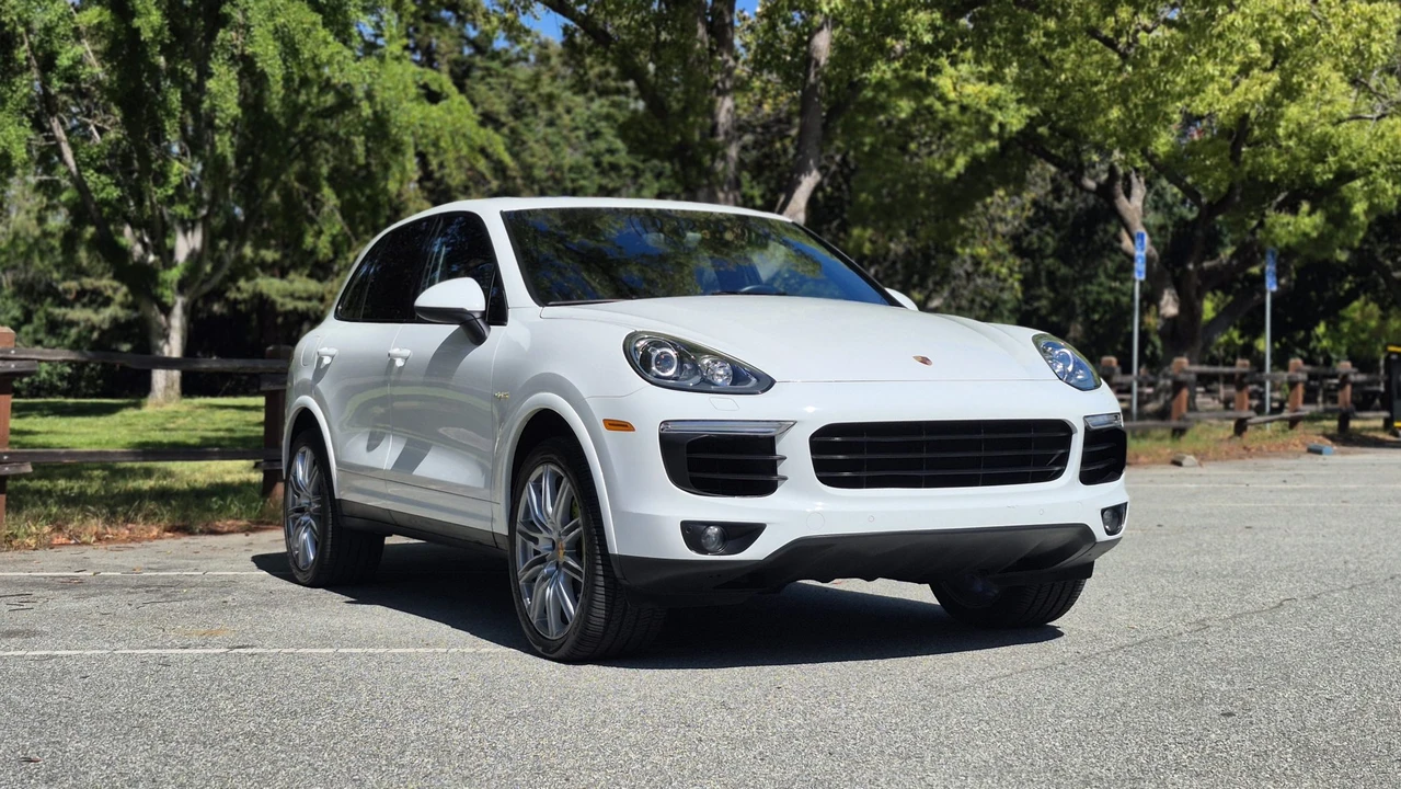 2017 Porsche 958 Cayenne - Image 27 of 31