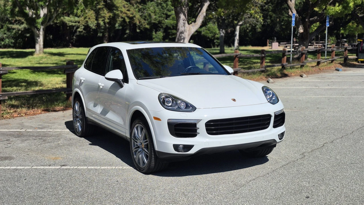 2017 Porsche 958 Cayenne - Image 28 of 31